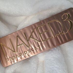 Urban Decay Naked 3 eyeshadow palette